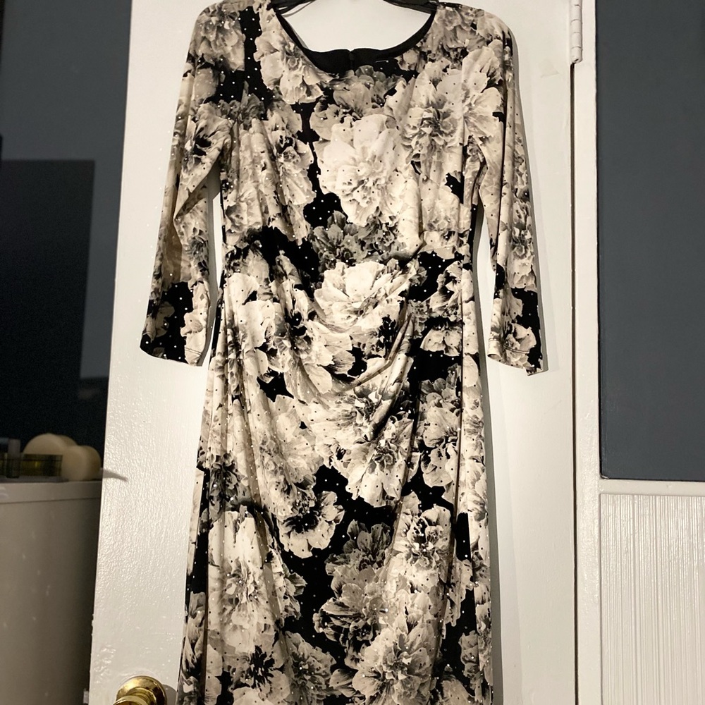 Size 12 Jessica Howard Midi Dress, wore once & dry cleaned after.